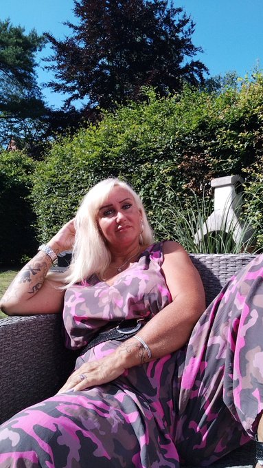 Einfach das Wetter genie&szlig;en ☀️ #chillen #Sommer #summerinthecity #summerfeeling #plussizemodels #curvywomen<a href="/tag/chillen"class="tags">#chillen</a><a href="/tag/sommer"class="tags">#Sommer</a><a href="/tag/plussizemodels"class="tags"><span>#plussizemodels</span></a><a href="/tag/summerfeeling"class="tags"><span>#summerfeeling</span></a><a href="/tag/curvywomen"class="tags"><span>#curvywomen</span></a><a href="/tag/s"class="tags"><span>#s</span></a>
