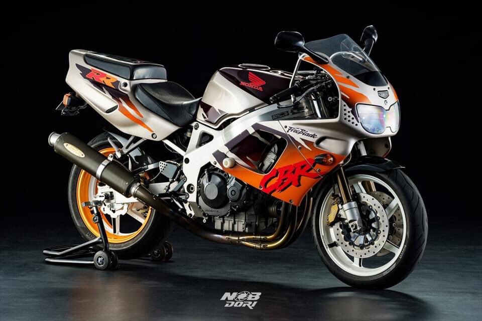 tom900rr's tweet image. #公式画像とうちの子並べようぜ 
#CBR900RR 
#SC28