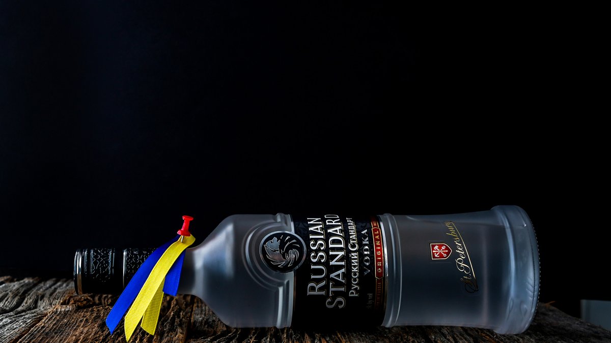 Hur gick det egentligen till när den ryska vodkan plockades ner från de nordiska alkoholmonopolens hyllor? 

Veckans PopNAD artikel belyser monopolens reaktioner på invasionen i Ukraina. 

nordicwelfare.org/popnad/artikla…