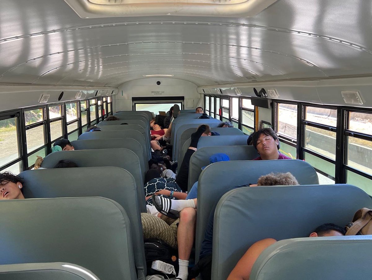 family_ahs's tweet photo. What an amazing 4 days this has been. 11 hours on the bus, 72 hours of football, fun and food… We couldn’t be more proud of our Aloha Football FAMILY for your growth in trust, communication, teamwork, and individual skills. Thank you @sou_football and @CoachHall_SOU for hosting! https://t.co/ZPP3v7FP6n