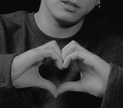 زندگی  خودتو با بقیه مقایسه نکن! 
هیچ مقایسه‌ای بین خورشید و ماه وجود نداره... 
هرکدوم به وقتش میدرخشه:)♡