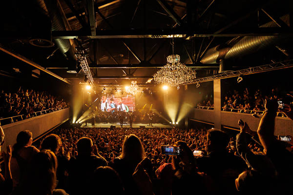 Review: 'Goosebumps, on goosebumps, on goosebumps – the <a href="/blissneso/">BLISS N ESO</a> and Brisbane Symphony Orchestra union was a spine-tingling, magical and unique experience.' <a href="/BrisbaneSymph/">Brisbane Symphony</a> <a href="/MisterBirdZ/">BIRDZ</a> - scenestr.com.au/music/review-b…