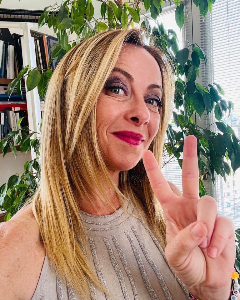Meloni 🇮🇹 ن on Twitter "La maturità conclude un percorso