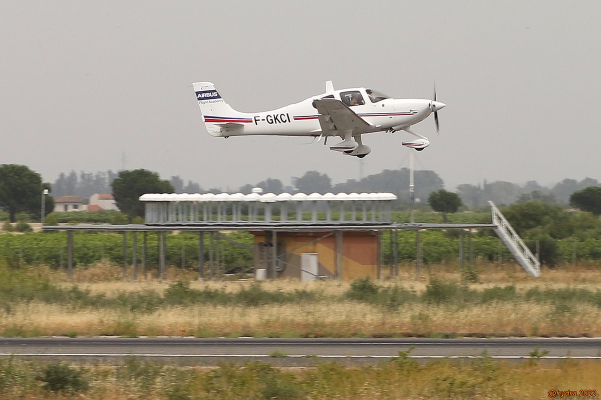 hydra_66's tweet photo. On se retrouve au VOR, OK?
#AirbusFlightAcademy #VORchallenge https://t.co/JV24LP2pEd