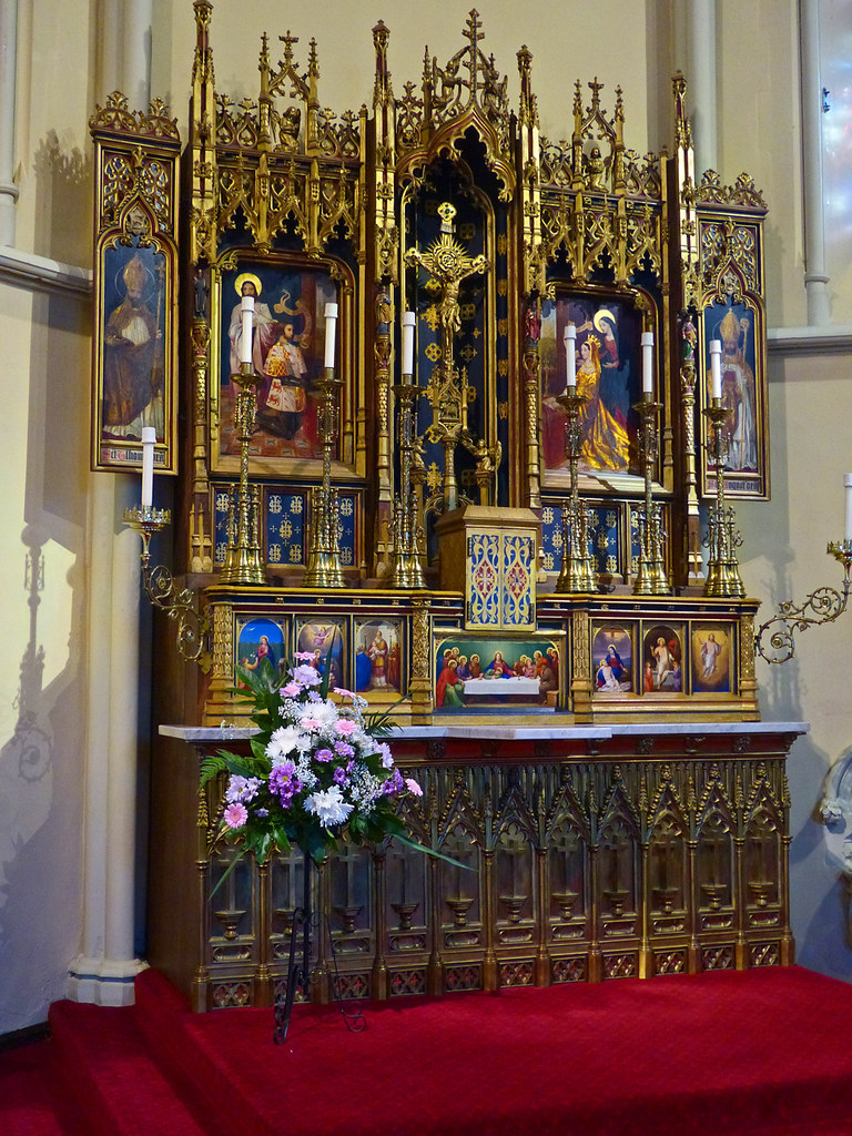 Pugin_awn's tweet photo. #HighAltar of #StPeterchurch, #Bromsgrove.@RCBirmingham.Designed by #AWNPugin.@RCBhamArchives
It was designed for #JohnTalbot,XVI #EarlofShrewsbury for the chapel of #StPeter at #AltonTowers,#Staffordshire.It contains #portraits of the Earl &amp; his Countess Maria Theresa at prayer. https://t.co/T3m6myHVL2