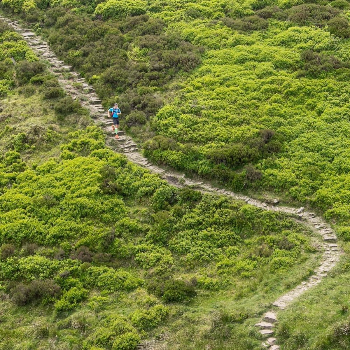 The Montane Summer Spine record has just fallen in an incredible way, at the feet of Tiaan Erwee. He set of at a blistering pace from Edale and I honestly didn’t think he’d keep it up…. Great to see him succeed in such a way. Congratulations Tiaan! #spinerace #britainsmostbrutal