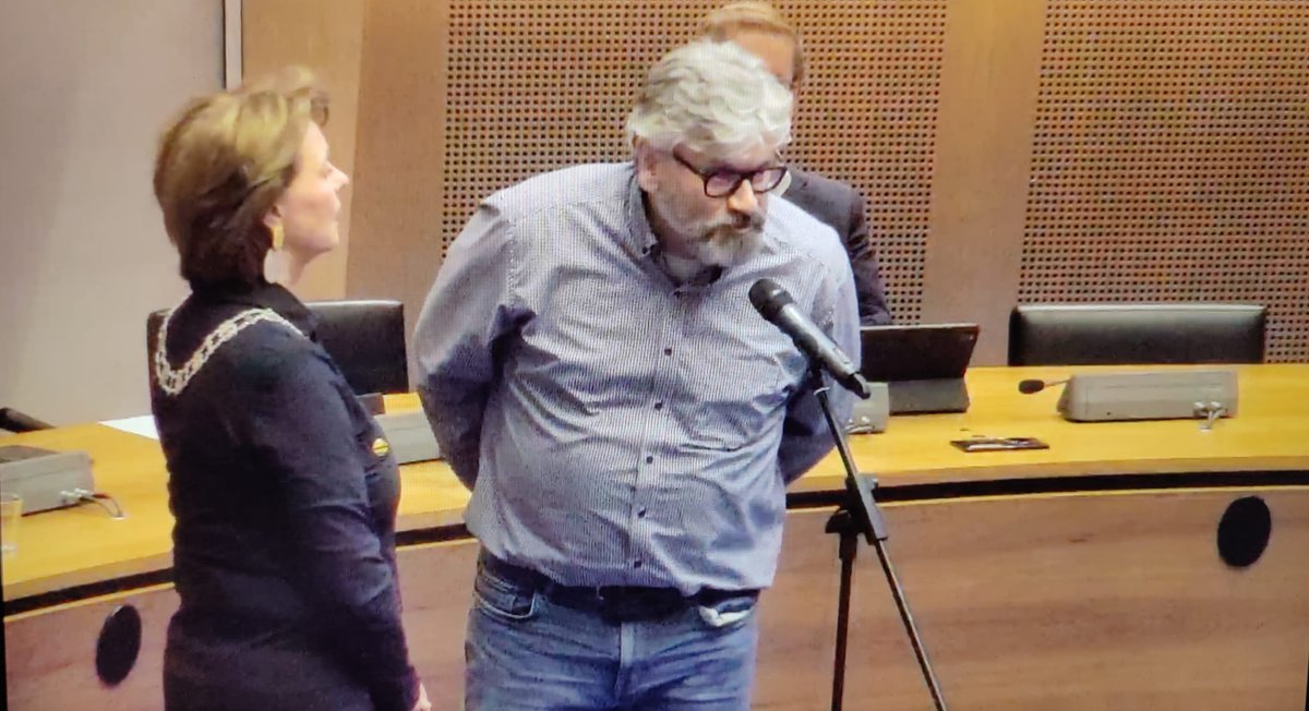 SPHelmond's tweet photo. Ook burgercommissielid Frank Ploegmakers is geïnstalleerd. De SP ploeg is compleet.
Aan de slag voor Helmond!
@spnl #Helmond #SPHelmond https://t.co/GGp1mGbUL1
