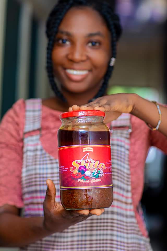 EQueenaata's tweet photo. @KinaataGh Social media CEOs are also here. We also need some hype and support.
#CEO_AIP
#AIP_FOODS 
#AIP_SHITO 
Shito mu @KinaataGh ❤❤❤❤✌🥰
D33d3o ne mu D3o https://t.co/9SkDxkT9Ta