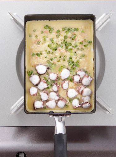 たこ焼き・・？ではないけど美味しいのは間違いなし！♪フライパンで作る簡単たこ焼き