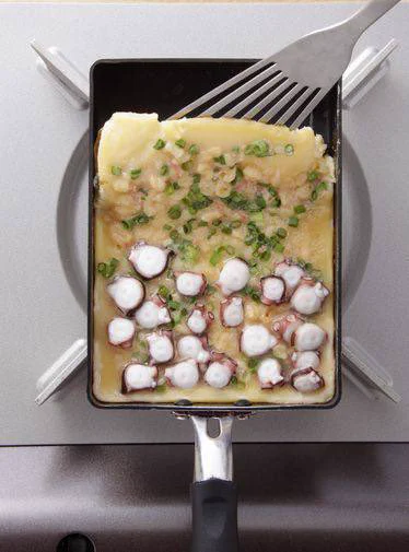 たこ焼き・・？ではないけど美味しいのは間違いなし！♪フライパンで作る簡単たこ焼き