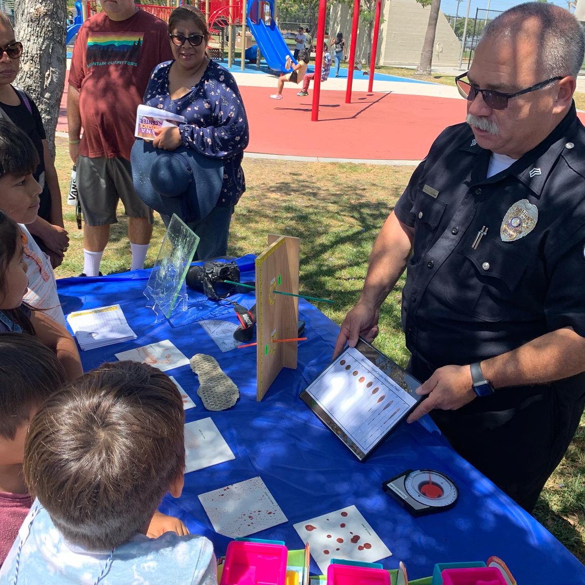 SantaAnaPD's tweet photo. We had a lot of #funinthesun today with our #CommunityEngagement team kicking off their #summersafety series event featuring #SAPDCSI
Don’t miss the next summer safety event in July, stay tune for details…
#inourcommunity #communitypolicing #WeAreSAPD #CommunityFirst https://t.co/6TIvtguw8z