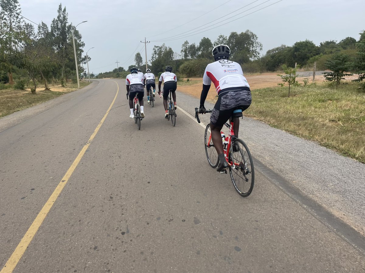 MaguruB's tweet photo. It is by riding a bicycle that you learn the contours of your country best.
#CHOGM2022 #VisitRwanda #RwOT #maguru https://t.co/5WvMCBXJx7