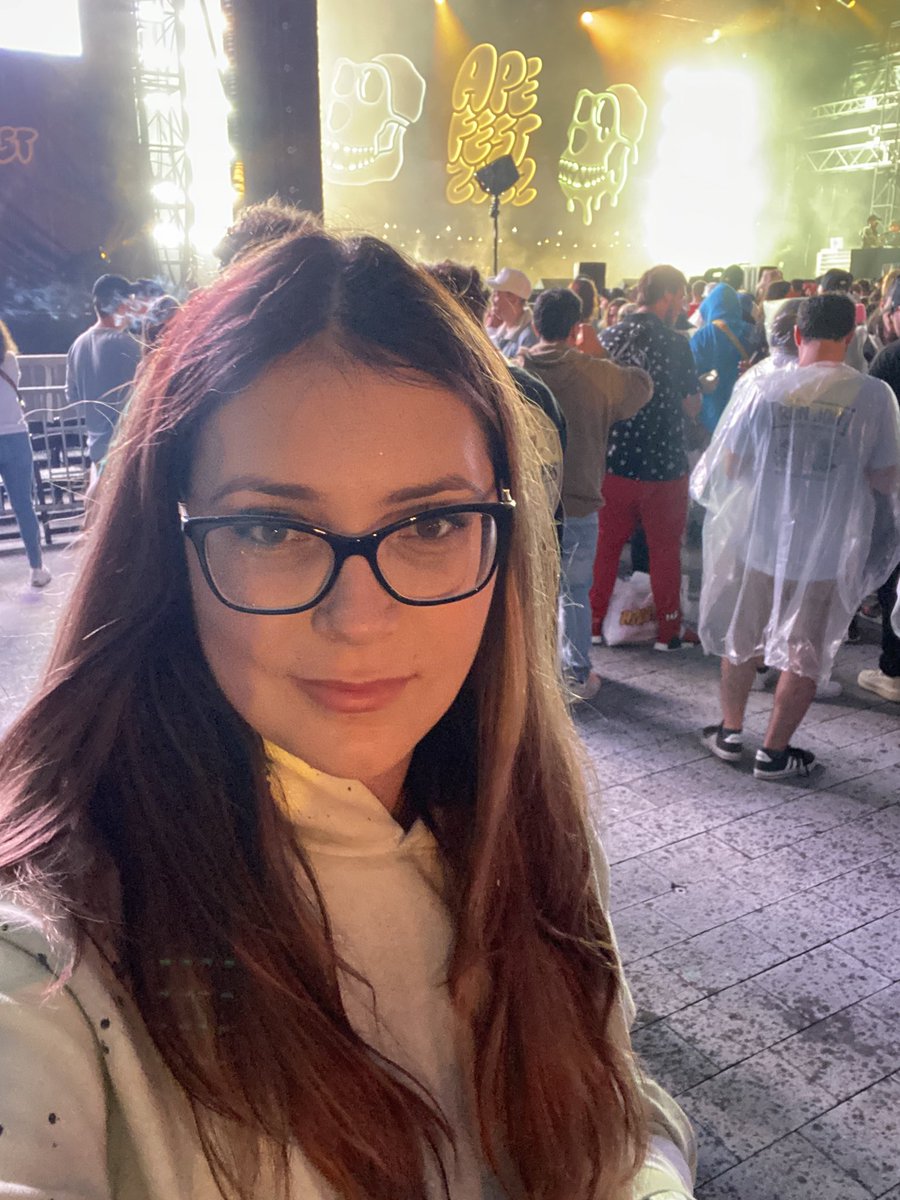 A little rain couldn’t stop #apefest 🍌

<a href="/BoredApeYC/">Bored Ape Yacht Club 🍌</a> #MAYC <a href="/yugalabs/">Yuga Labs</a>