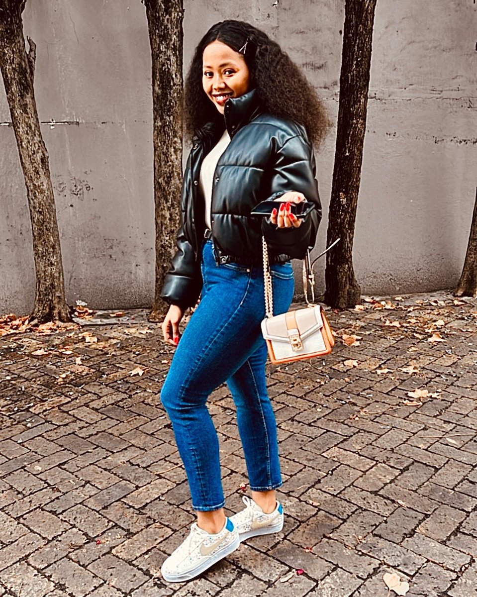 IG:_queenmkhize tweet media