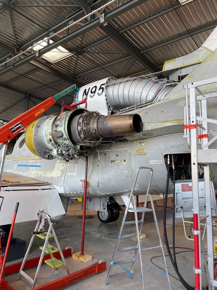 AircraftHarmony's tweet photo. Back on the installation of the engine. 💥
#Aviation #Aviationmaintenance #Ccheck #Heavymaintenance #Harmonyaircraftservices #Aircraft #Privatejet #Engine #Harmonyaircraftservices #France https://t.co/hKecd1q8lG
