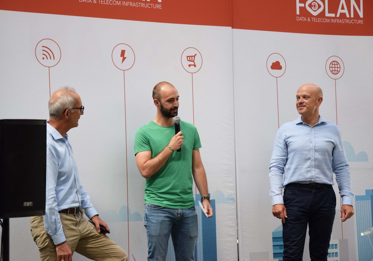 Le 17 juin, nous avons récompensé nos collaborateurs pour leur ancienneté pendant les FOLAN Rewards 🎖
Merci à eux pour leur engagement ! 
Cette journée était aussi l’occasion pour Olivier Prestel, DG de FOLAN, de revenir sur les enjeux de 2022 et nos ambitions pour 2025 !