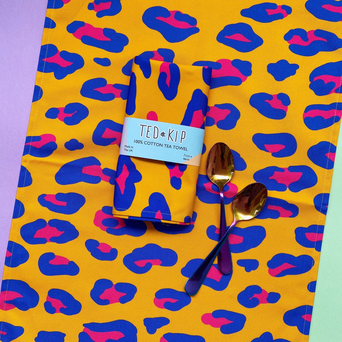Leopard print tea towels are back in stock!! 🐆

This has always been our best selling tea towel and it’s been out of stock for far too long! Super bright and in a lovely thick medium weight 100% panama cotton. It’s perfect for brightening up any kitchen! 💕