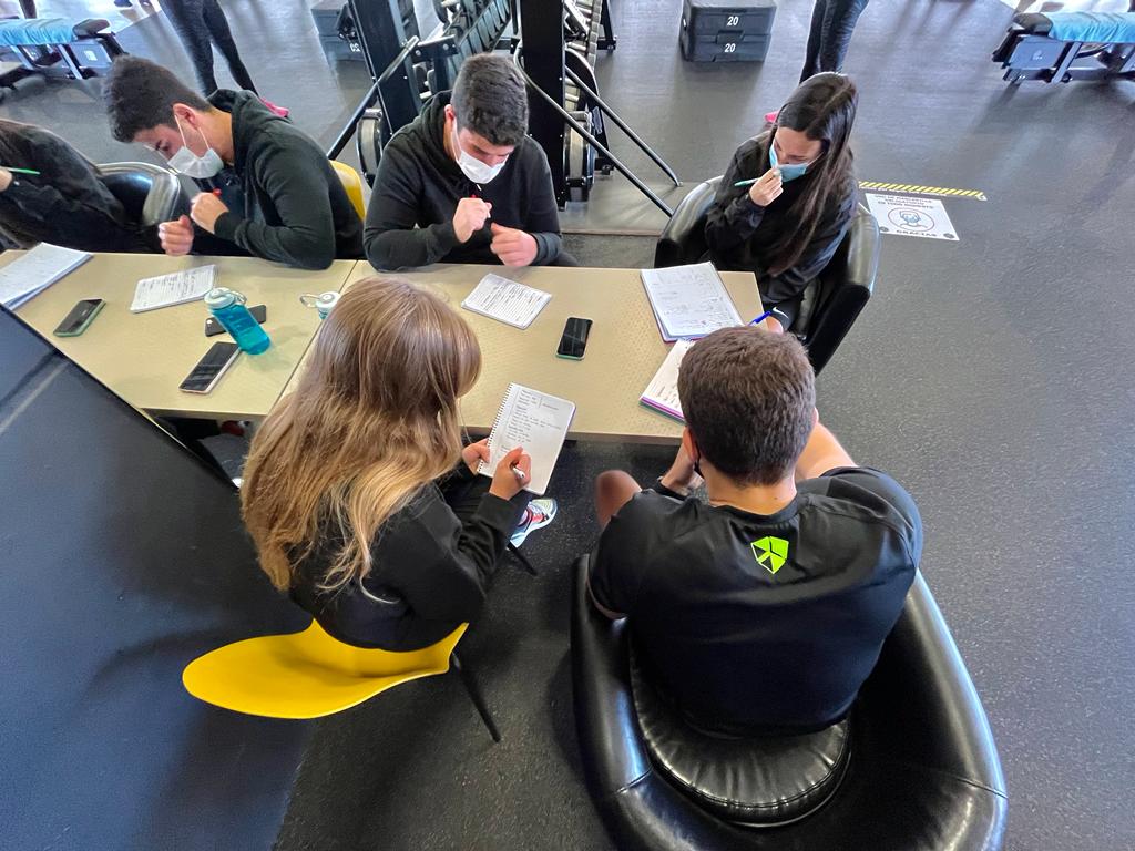 HS_Academia's tweet photo. En #HealthSpace apostamos decididamente por la formación de las nuevas generaciones de profesionales de la Educación Física.

Así que si nos eliges, que sepas que vienes a aprender.

--- 🏋🏼‍♀️🤼‍♀️🤸🏾‍♀️🧘🏼‍♂️⛹🏻‍♀️🚴🏼 ---

💪 #EspírituHealthSpace
🖥 https://t.co/wsLPQQrZJf
📲 606 20 02 92 https://t.co/Pt8XuDgBJS