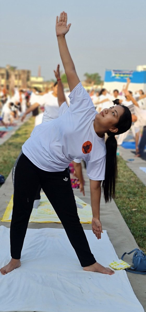Umeshanand159's tweet photo. Yoga is a light, which once lit, will never dim, the better your practice, the brighter the flame. Happy #InternationalYogaDay2022 .
#NCCforYoga 
#365daychallengeforyoga 
#djjs https://t.co/SyLNSq3uHq