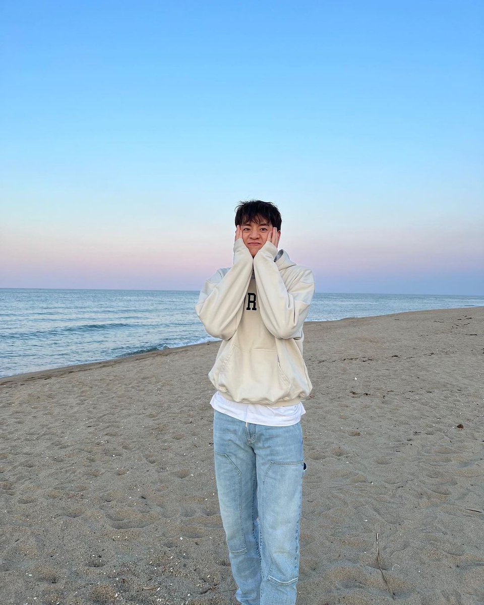 MoonSuinnPH's tweet photo. Hello INSIDE! This is 문수인 MOON SUINN Official PHILIPPINE FANBASE! We are glad to announce our return on updating Suinn's Whereabouts 👋

We regret that there's alot of this that we missed regarding Suinn's Career. Please give lots of Love to our MOON 🌑

#MoonSuinn #문수인 https://t.co/553ykb11CL