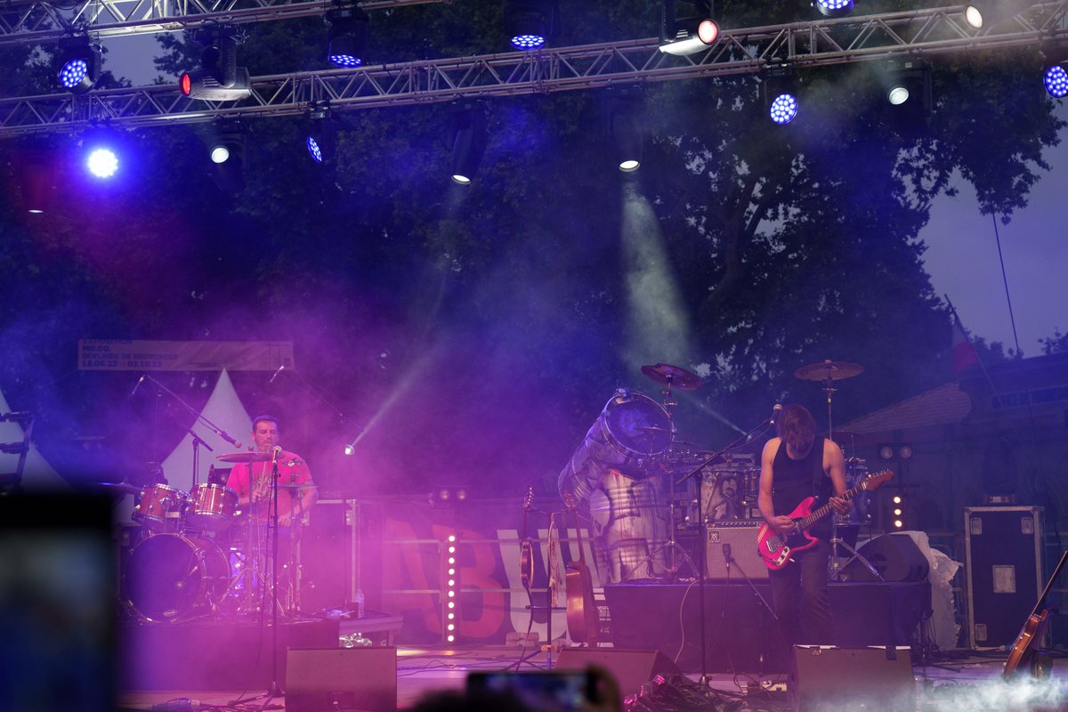 davidhutinphoto's tweet photo. 📷Fête de la musique à Montpellier : retour sur la grande Scène de la place de la Comédie pour le concert de @DirtyBootZ_ 🥁 🎸

#Montpellier #photo #photographe #streetphotography #cityscape 
#FetedelaMusique #concert #live #music #dirtybootz https://t.co/VhqhECYfnC