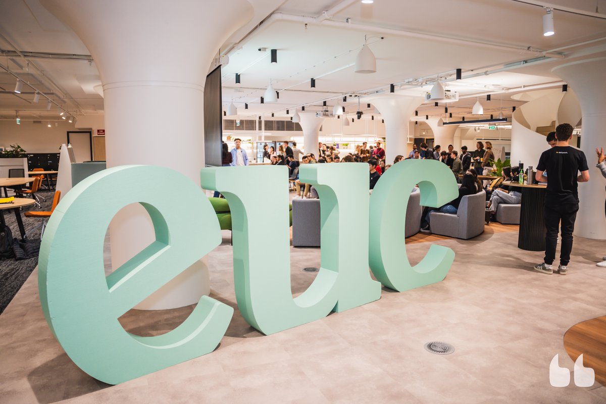 EarlyworkHQ's tweet photo. Wow!!🤩What a special event last night packed with so many valuable insights on how to growth hack your career ⚡️

Special thank you to our incredible panelists @annaqcheng, @_Timdoyle  &amp; @DanSiepen  and our moderator @ryanvann__  🙏 as well as the Euc team for their office ❤️ https://t.co/a0Ej1S5Mv9