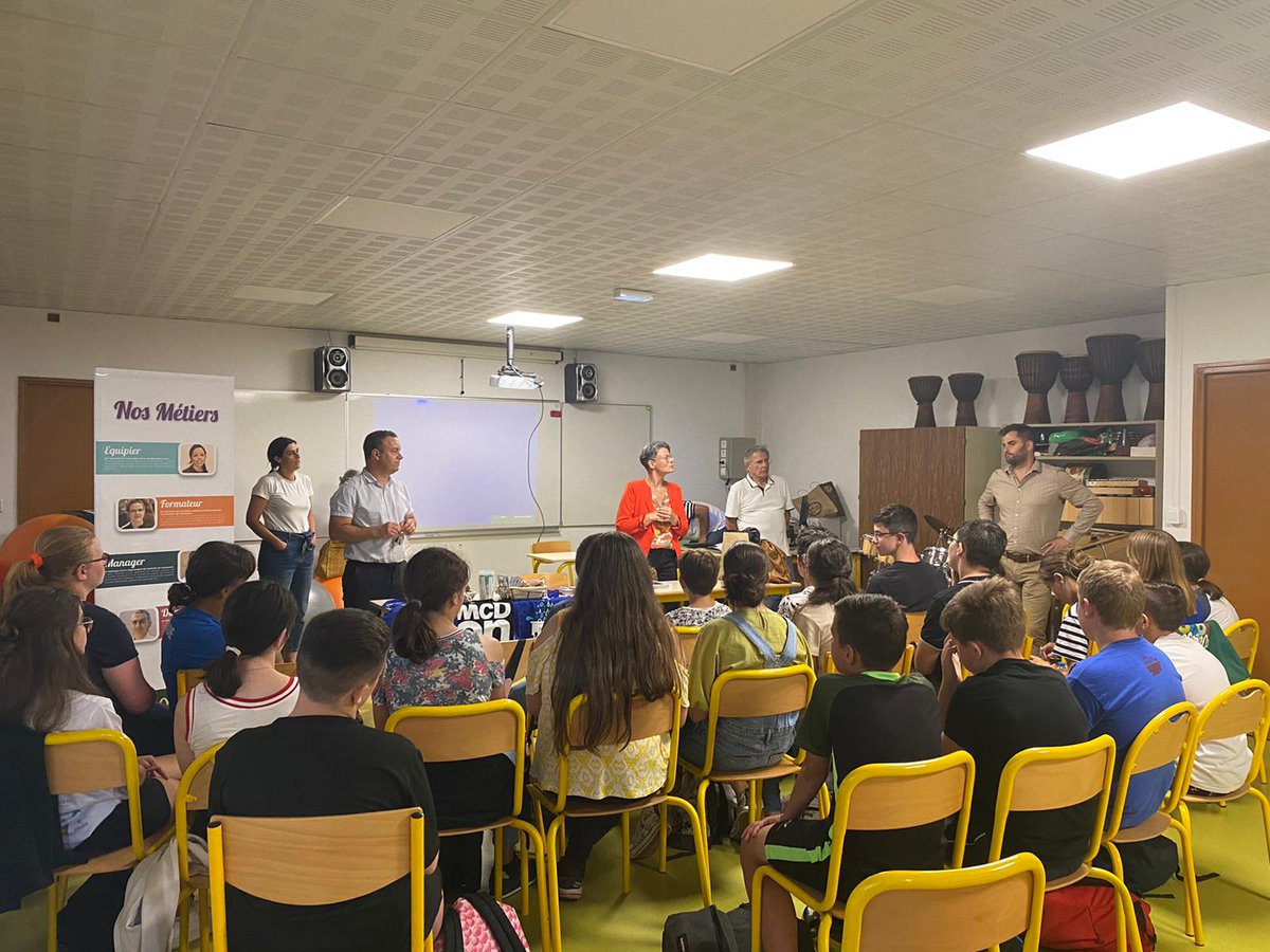 triouzoune's tweet photo. Le monde économique local à la rencontre des 4èmes du collège @triouzoune @DSDEN19 @aclimoges dans le cadre du Parcours Avenir. Une action du #CLEEartensehautedordogne https://t.co/MfKElhuacl