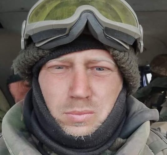 EuromaidanPress's tweet photo. Join us every day as Ukrainians observe a minuteβs silence in honor of the soldiers, men, women & children who perished in this savage war.
They laid down their lives for Ukraine & Europe.
RIP - Vitaliy Zinchenko, Roman Yurichuk, Eduard Trepylchenko, Yuriy Onysyk
#ArmUkraineNow https://t.co/t5H0Zfay1i