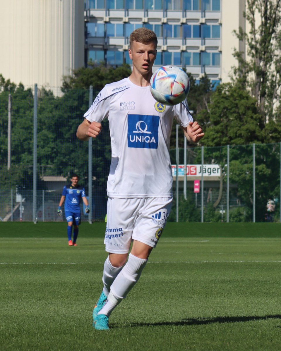 FirstViennaFC's tweet photo. 1.91 𝐠𝐫𝐨ß, 18 Jahre 𝐣𝐮𝐧𝐠 - Power für unser Mittelfeld! 💥💯
Wir begrüßen Marco #Sulzner (ehemals LASK) nicht nur im Trainingslager, sondern generell bei 🟦🟨! 👋
➡️ https://t.co/6NOrxJIBJk
#ViennaFamily #comeonvienna https://t.co/oncD3Gel3R