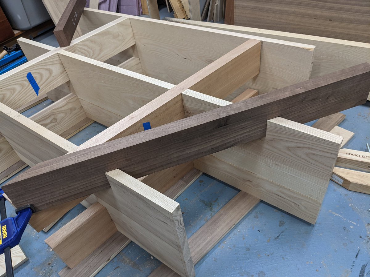 TianWoodwork's tweet photo. A bit more angled half-done half lap joints. #project59 https://t.co/M3s3wAvSB0