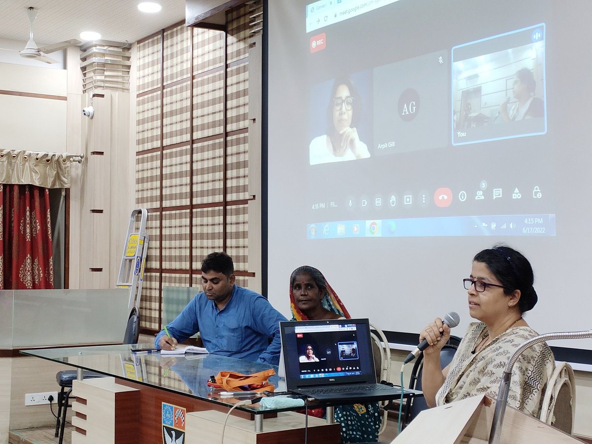 HumareePehchaan's tweet photo. Community members, students, activists &amp; academics participated in the #documentary screening of #UnHomelyCity. The panel shared their unique experiences of engagement w/ #Mumbai city during the #pandemic. Here's to listening, learning &amp; deconstructing diverse city narratives! https://t.co/acPiSd3Ldg