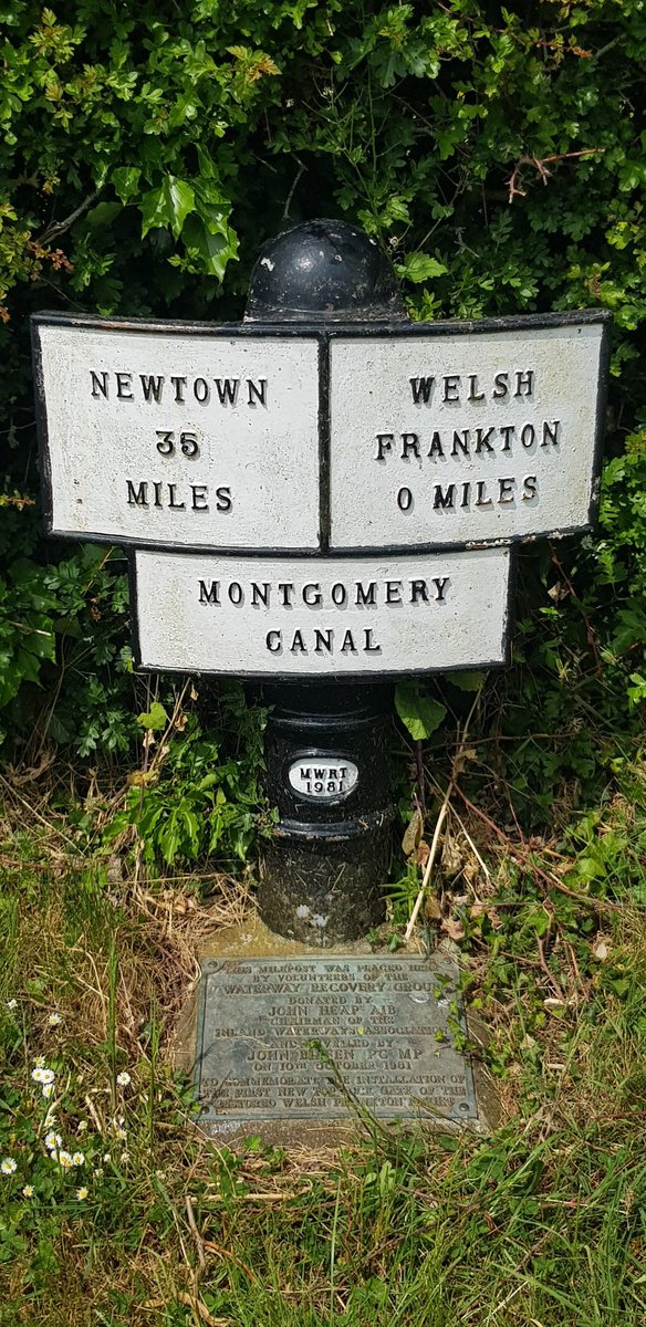 @exitthelemming Happy Birthday to your mum #PrunellaScales the original and best canal queen!
Sending love and best wishes from Shropshire, where we live between the Shropshire Union, Llangollen and Montgomery canals....