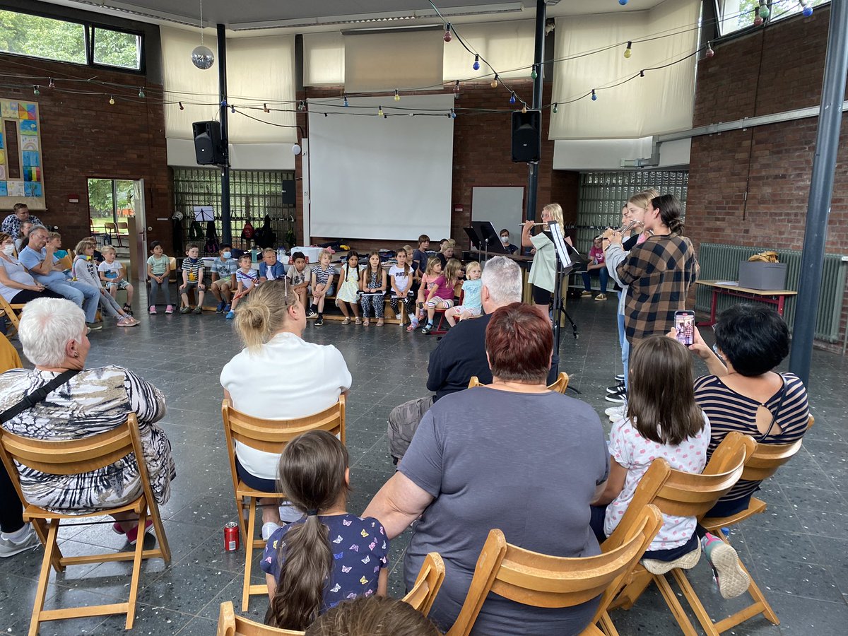 gutklang's tweet photo. Vorspielnachmittag der Kinder und Jugendlichen am 21.06.2022 im Rahmen des Projektes „Musik grenzt keinen aus“ von Künste öffnen Welten. Tolle Leistungen von rund 30 jungen Musiker/-innen. https://t.co/rqXBJrNy0E