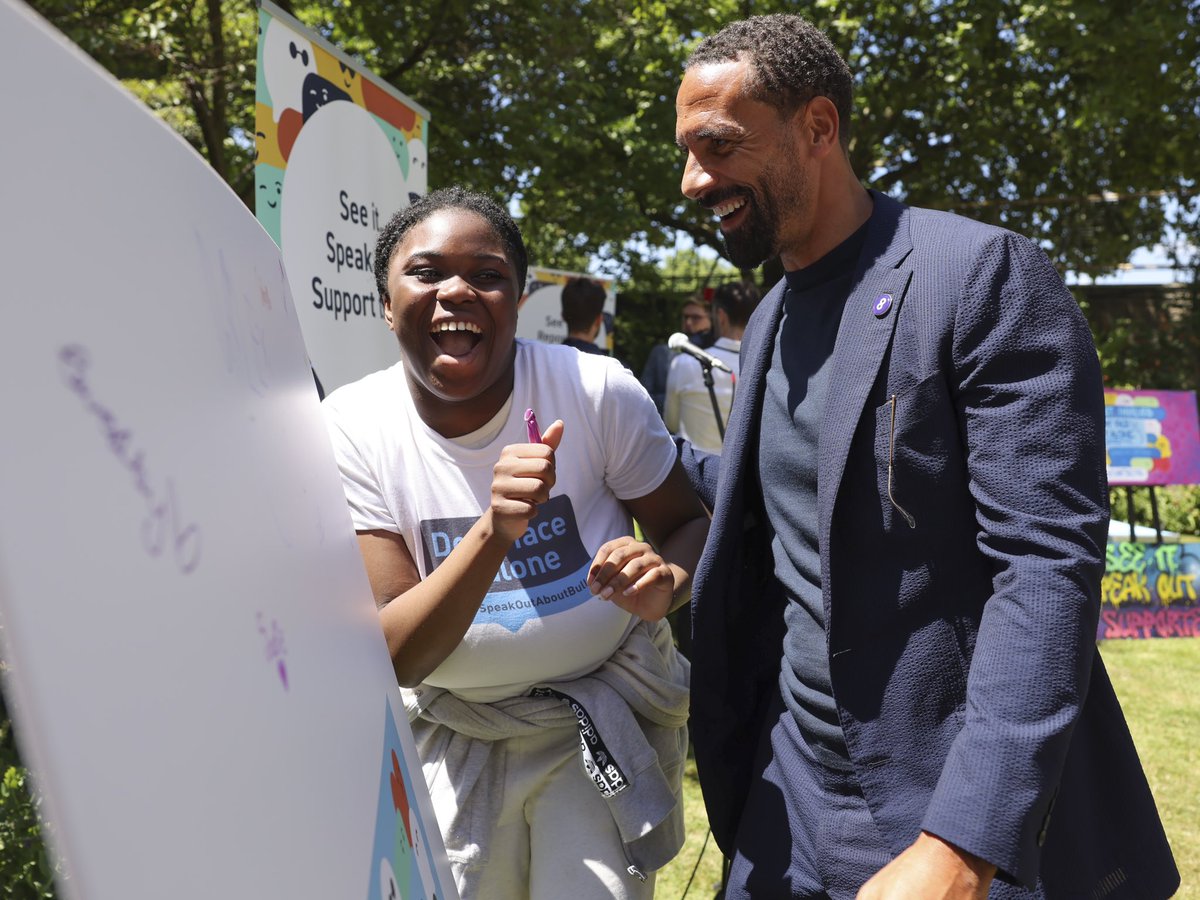 Delighted to have been at Downing Street this week and to be supporting the @DianaAward . It was fantastic to meet such inspirational young people who are tackling bullying in their communities.  @AntiBullyingPro #SpeakOutAboutBullying  dontfaceitalone.com @rioferdy5