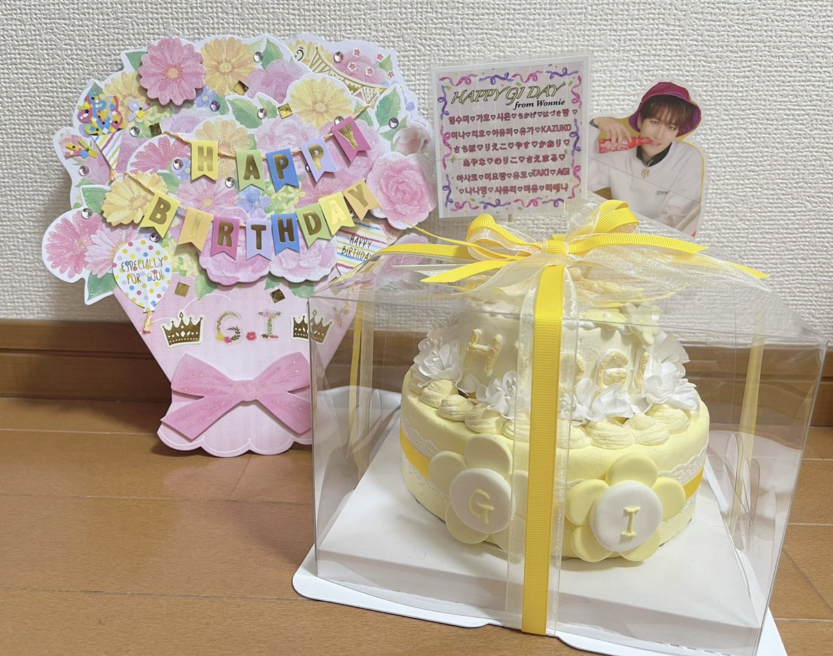 GI_birthday's tweet photo. 팬분들이 써주신 G.I군위한 생일메세지가 무사히 G.I군에 게 도착했어요!
올해도 도와주신분들덕분에 많은 메세지를 전달할수있었습니다
매년…1년의 1번밖에 움직이지않은 걔정이지만…또 내년에도 만나뵐수있으면 좋겠습니다
감사합니다🙇🏻‍♀️

#TARGET #GI #지아이 #타겟 #생일 #birthday https://t.co/hApH740P3B