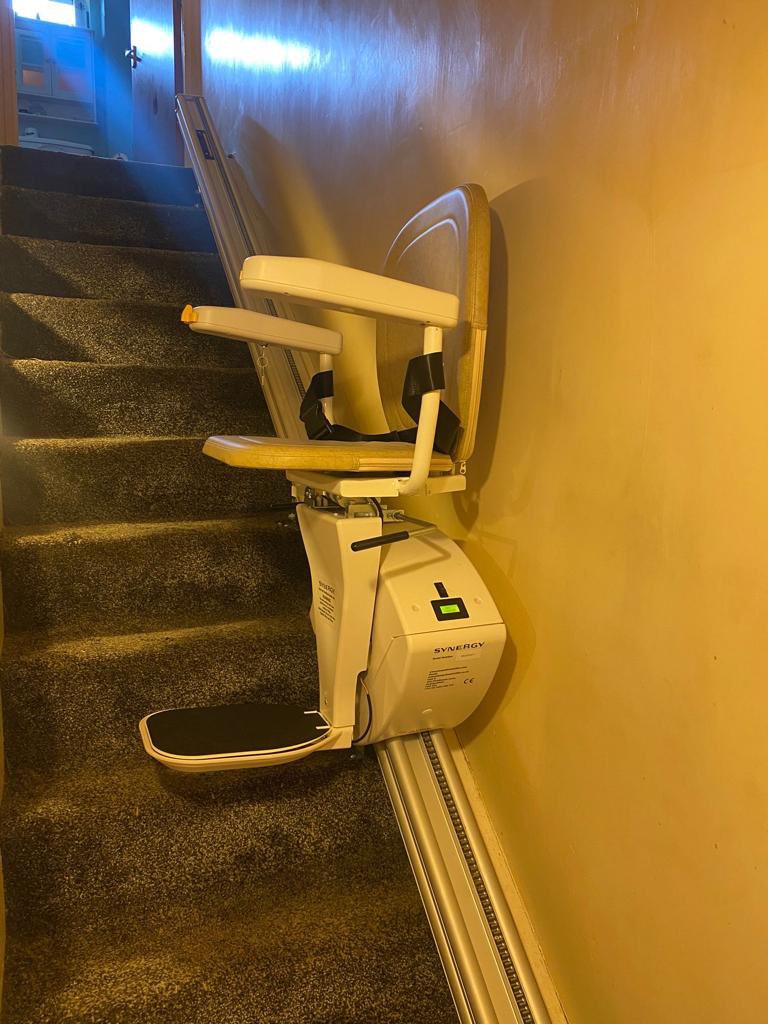 Wonderful fitting by our engineers for a new <a href="/BHomelifts/">Bespoke Homelifts</a> Synergy Stairlift! 👨‍🔧

We have to admire the precision with this fit, just look at how nicely that lift huges against the wall 😍

Don’t be shy to ask if this lift may be good for you! 👋

Enquiries: 01733857421 ☎️