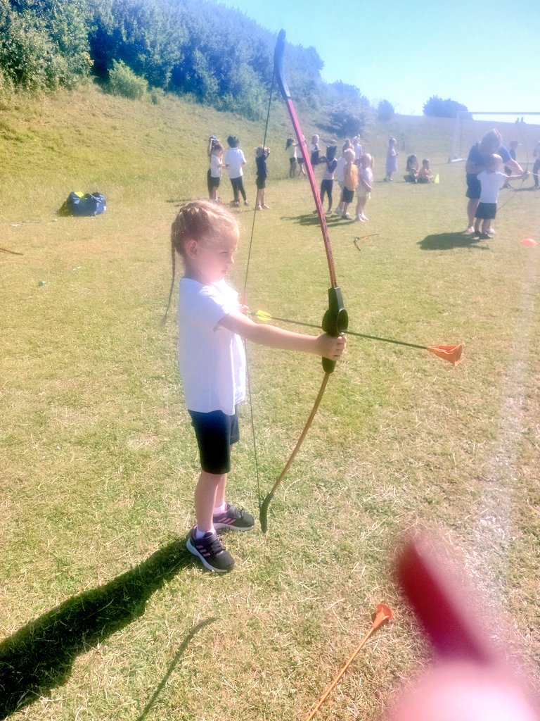 We really enjoyed our activity of archery.  We learnt how to hold a bow and arrow and how to aim 🏹🎯