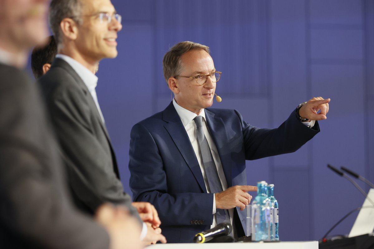BASF's tweet photo. We had our first important stop on #OurPlasticsJourney to #K2022 – the press conference. Martin Jung presented our travel plan to Go!Create a sustainable future with plastics. What are you waiting for? Be part of our journey!
More: https://t.co/OKhv2b49H4
#GoCreateBASF https://t.co/Cc76bXwe9D