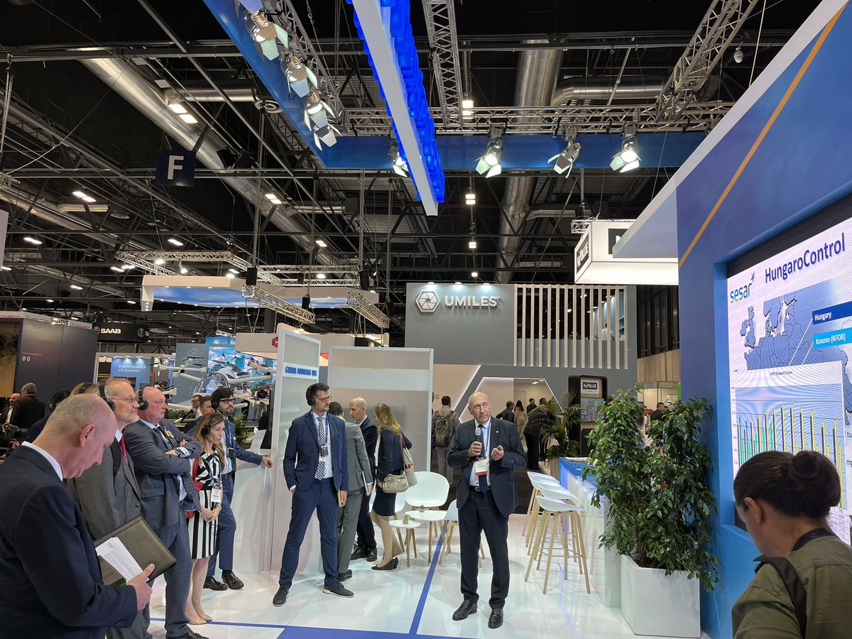 SESAR_JU's tweet photo. 🚏Seeing is believing - @HungaroControl is presenting a combination of solutions now in deployment, including #freeroute and automated tools for controllers https://t.co/mqBhd0usvY