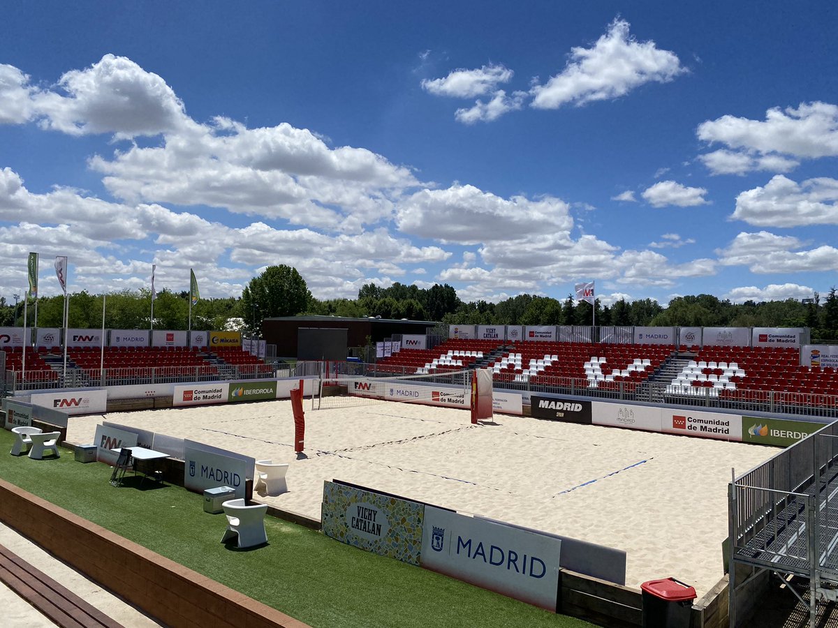MadridBVolley's tweet photo. ¡Queda 1️⃣ día para que arranquen las previas del II Trofeo Villa de Madrid de #VóleyPlaya!

Ya está casi todo listo en el 📍 Parque Deportivo Puerta de Hierro para acoger a las mejores parejas nacionales

🎟 Entrada gratuita

Toda la info 👉 https://t.co/V8sWz3S9Xc https://t.co/J9OzJNvlWl