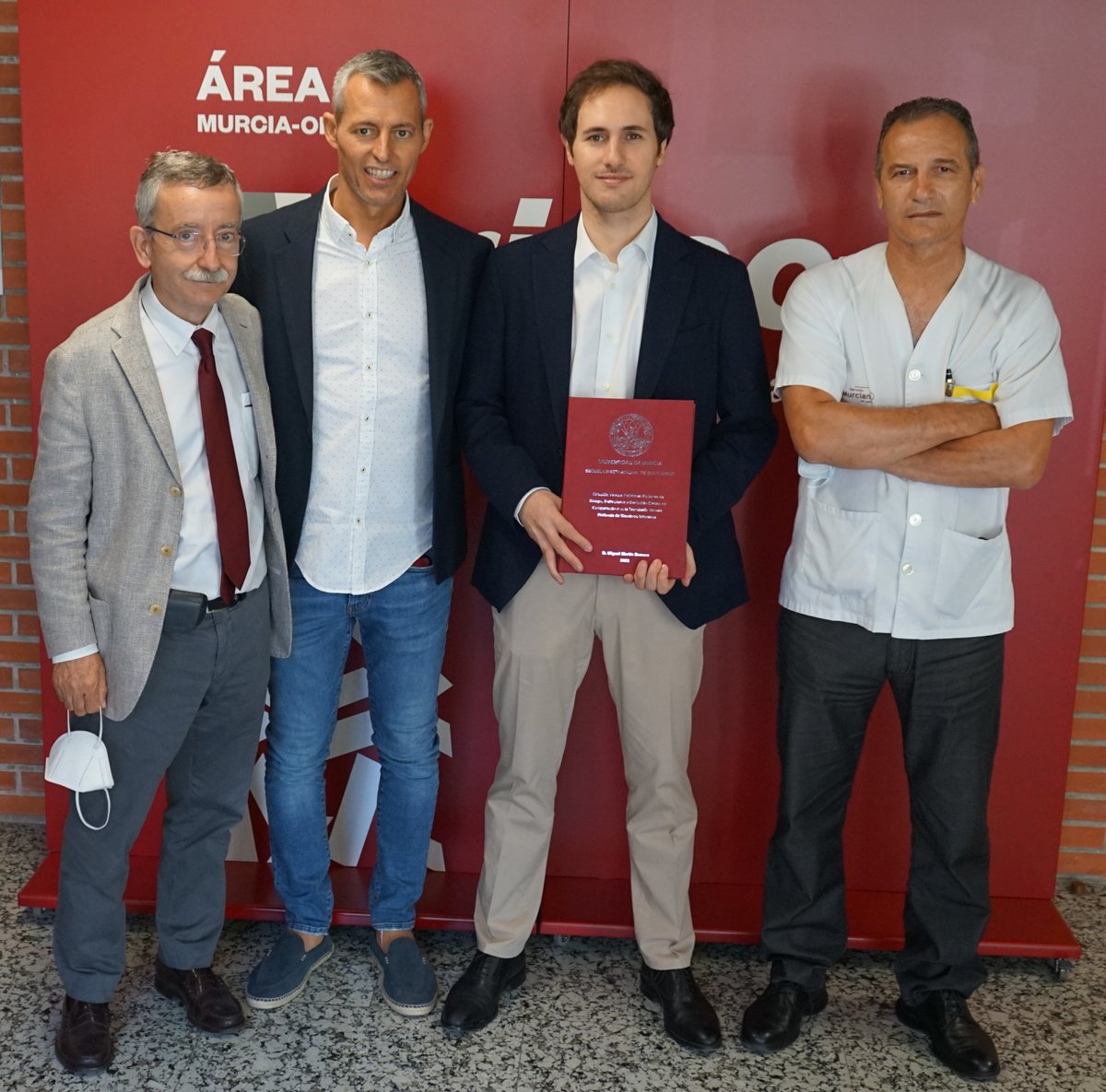 AreaUnoArrixaca tweet picture