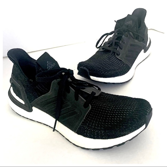 beautymarkind's tweet photo. So good I had to share! Check out all the items I'm loving on @Poshmarkapp from @ReviveMe_Thredz #poshmark #fashion #style #shopmycloset #rubyrd #adidas #onia: https://t.co/qIEZ8gUnZQ https://t.co/geXjhXEeQO