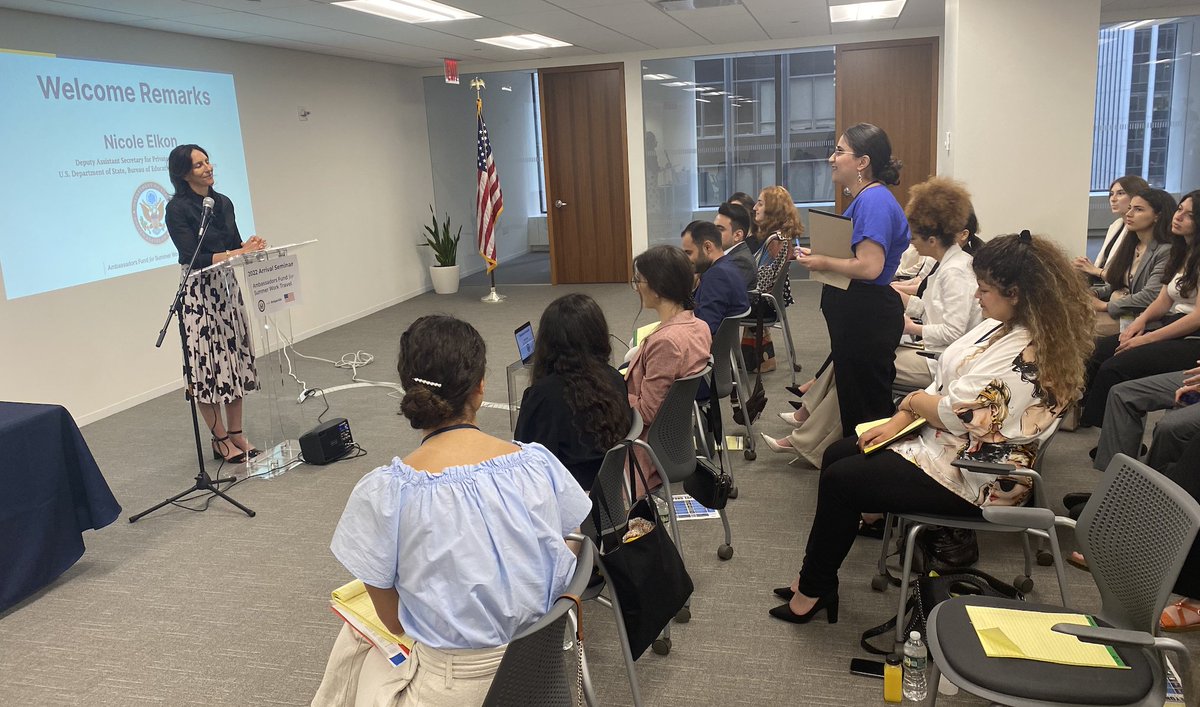 InterExchange's tweet photo. “Mankind's greatest achievements have come about by talking, and its greatest failures by not talking.” Our #SWTAmbassadors learned this #StephenHawking quote in their workshops yesterday, and @ECAatState's Nicole Elkon is showing them how to put it into practice! @ECA_AS https://t.co/H5nkpilofc