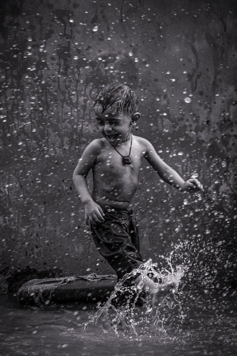 Gm #NFTs buyers 💎
Here is my first monochrome #nft 
0.003 #EthereumNFTs ($3.30) 
Link : opensea.io/assets/matic/0… 
#photographynfts