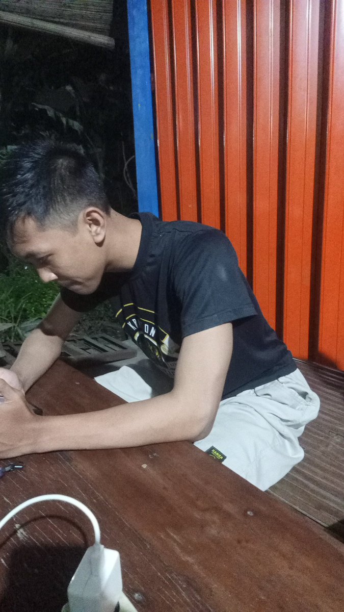 screat1111's tweet photo. JAKANANSNALABAJABSNSNSKSB MAKIN CAKEP AJA ANJJ https://t.co/sswi7MdzBj