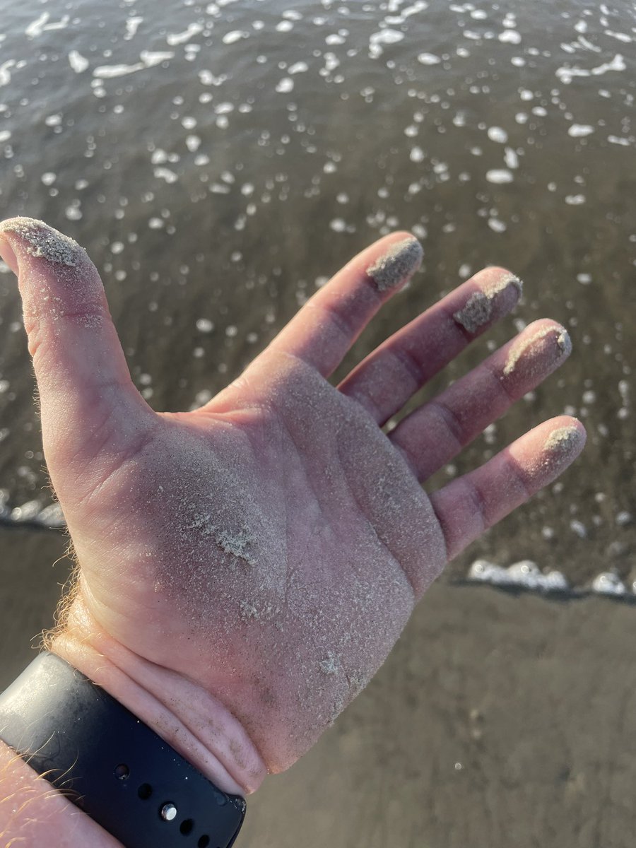 cjgent86's tweet photo. Beach, day 2. Wherever you may be, there is a way to push. So move that weight, even if itโs your own. #0445club #DisciplineEqualsFreedom #beachrun #winthewarwithin #moveweight https://t.co/WnpZb2ZuVm