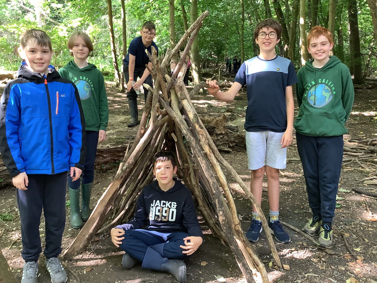blackhallPS's tweet photo. P7B had great fun problem solving how to build different styles of shelters and rooms this morning with Gus and Alisa from Earth Calling. #earthcalling #outdoorlearning https://t.co/SnXuWLHH7D