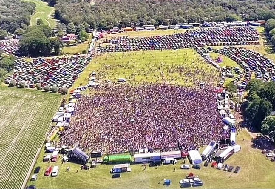 Massaal boerenprotest in #Stroe tegen het Haagse stikstofdictaat <a href="/ZLTO/">ZLTO</a> #geefboerentoekomst
