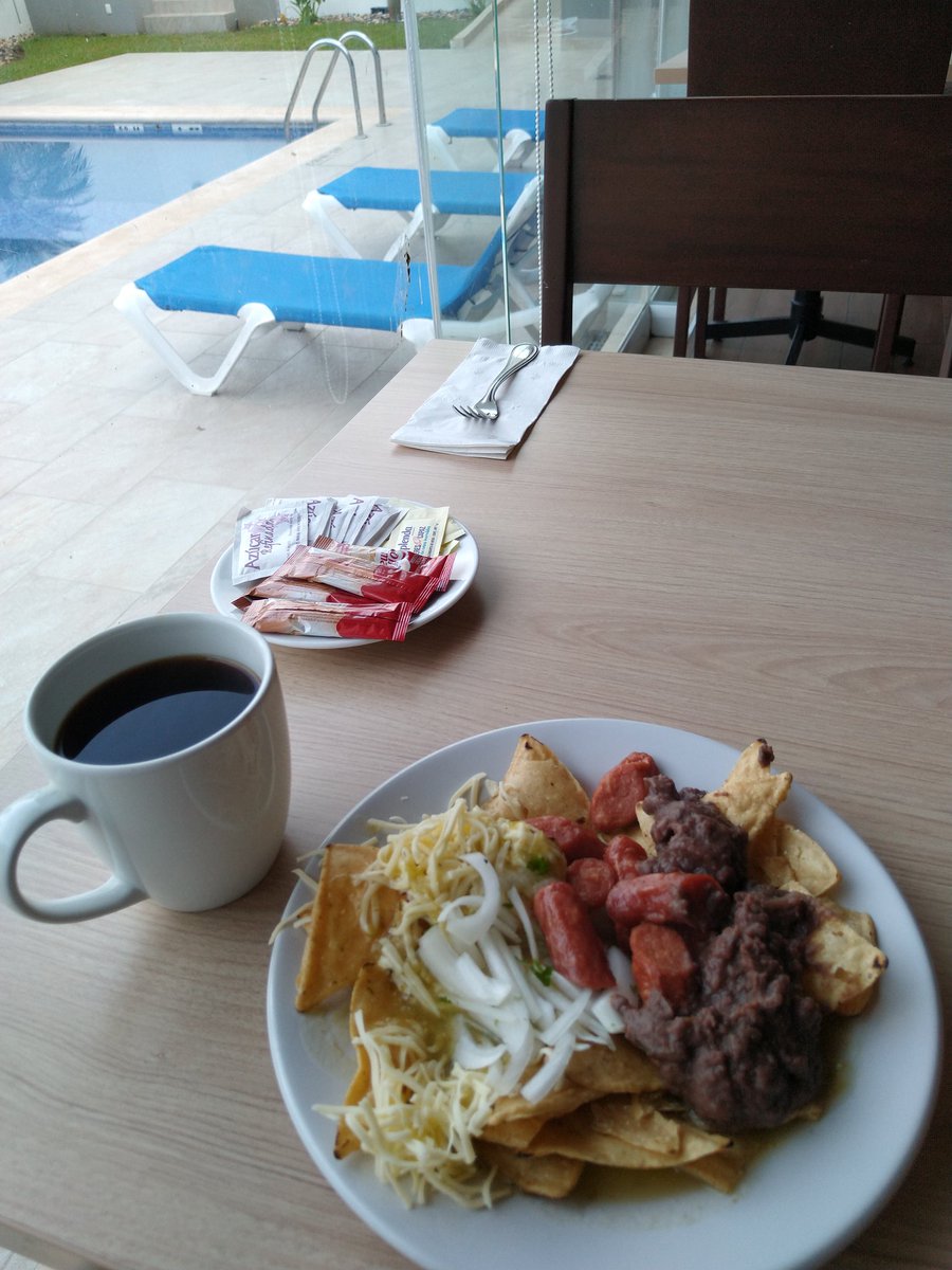 jesushectorgza's tweet photo. Buenos días estimados @MauroMoralesMtz y @GAMEZMARIO un saludo desde Mérida! https://t.co/ZgIOtnFZ6j