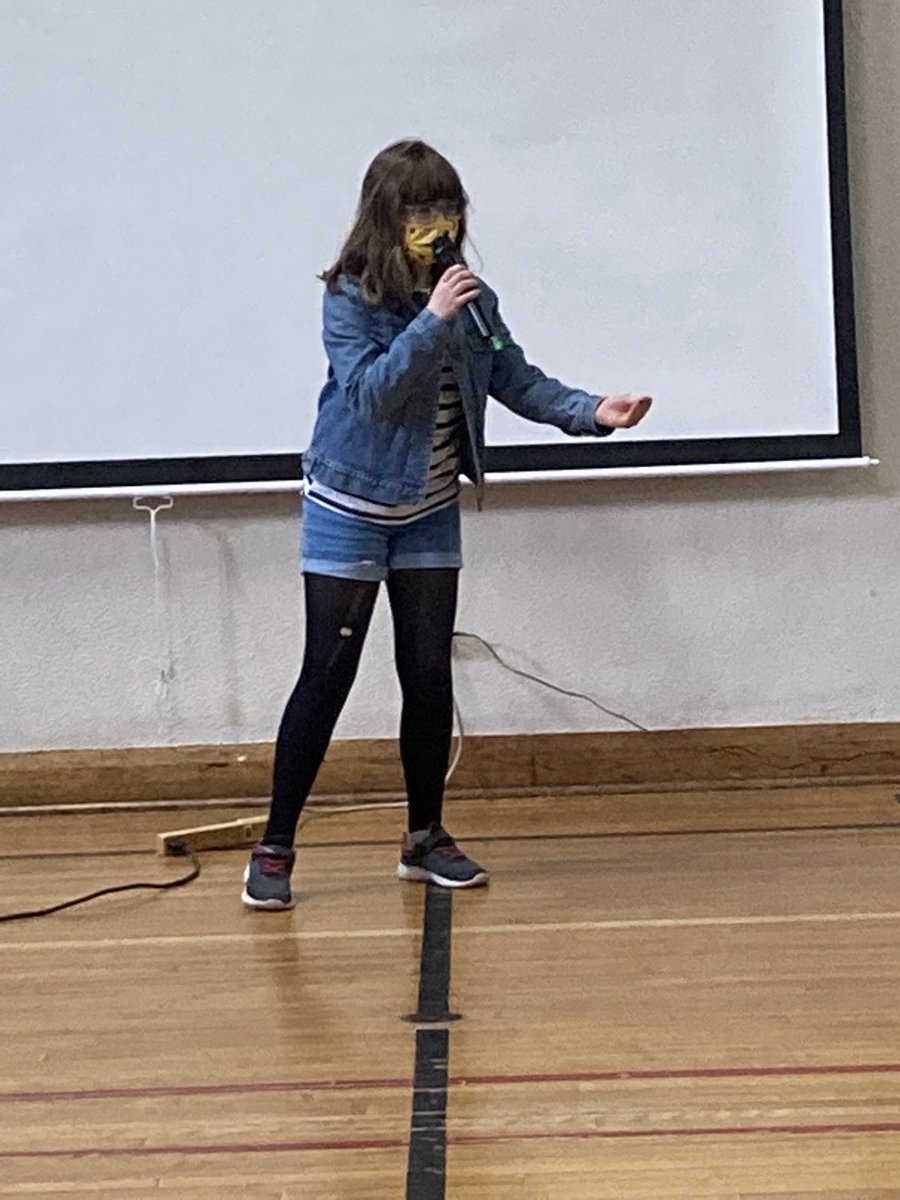 StMarysElemen's tweet photo. More talent… stand up comedy, violin, and a traditional Chinese music instrument 🎉 https://t.co/Dkdh2YZeTw